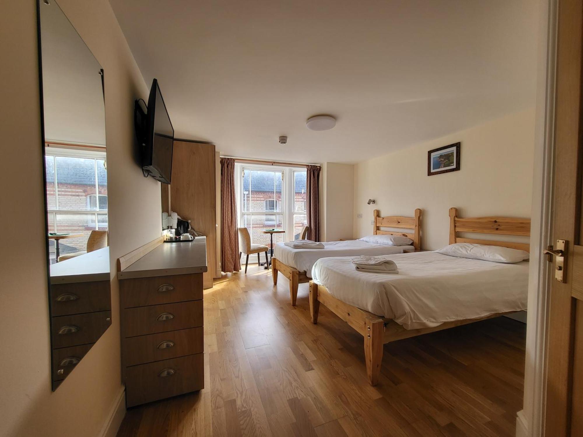 אילפרקומב The Grand Harbour Hotel מראה חיצוני תמונה