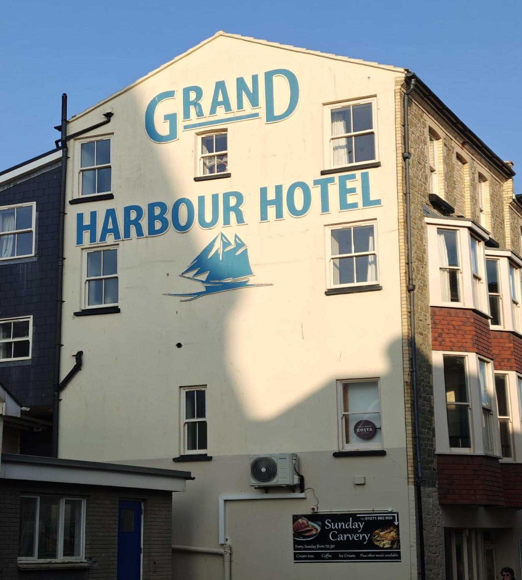 אילפרקומב The Grand Harbour Hotel מראה חיצוני תמונה